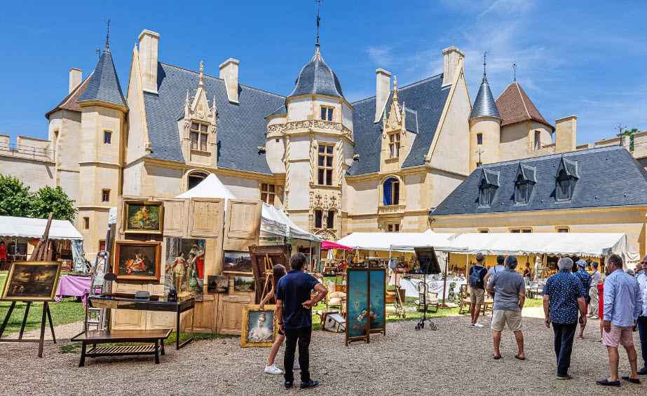 Ainay-le-Vieil, France